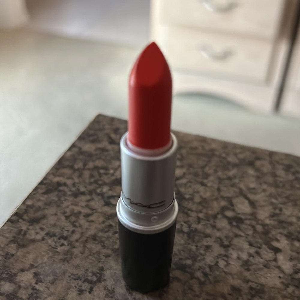 Mac Lipstick in Lady Danger 607 - Picture 2 of 2